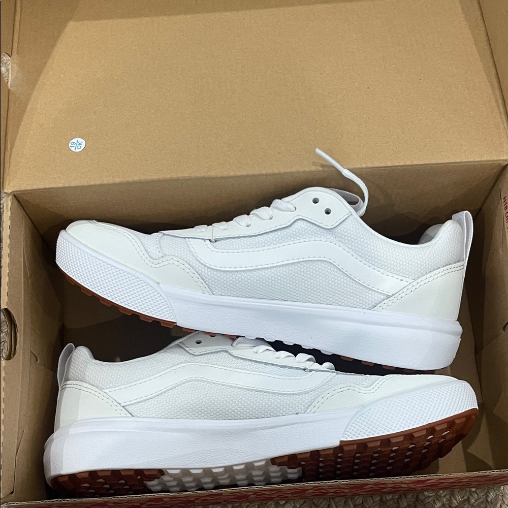 Vans Women White Sneakers